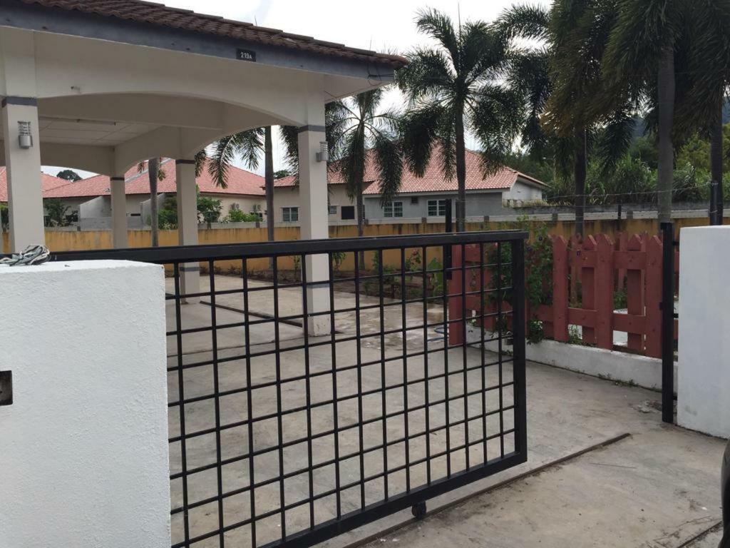 The Garden Vacation Home 卢穆特 外观 照片